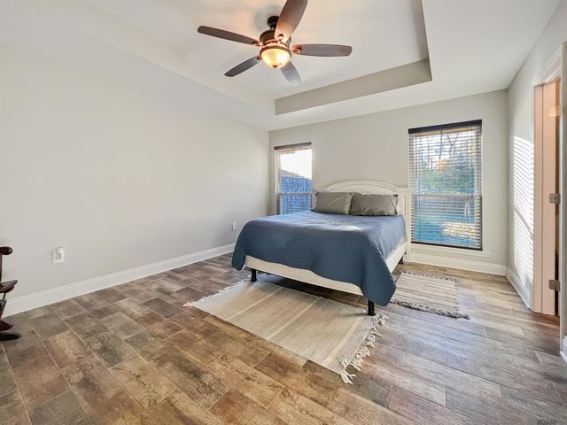 3822 Country View Dr, Baton Rouge, LA 70816