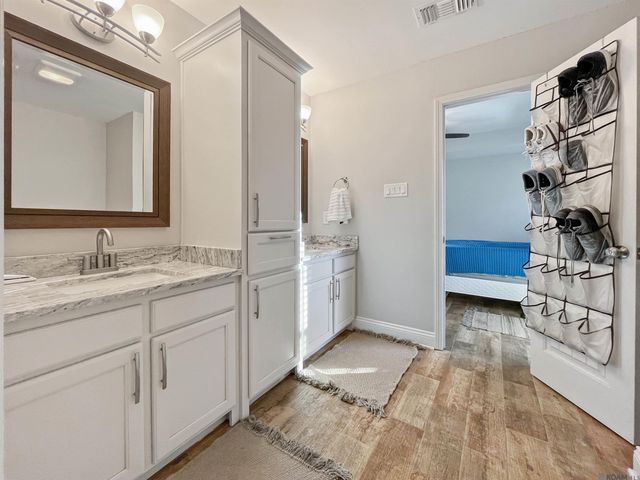 3822 Country View Dr, Baton Rouge, LA 70816