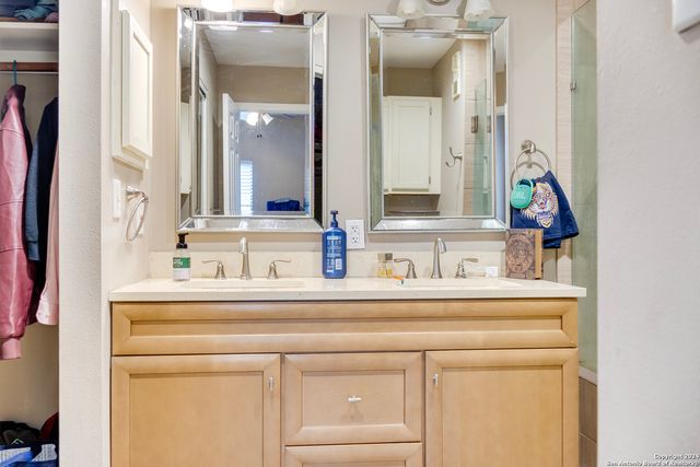 11839 Parliament St Apt 2211, San Antonio, TX 78216