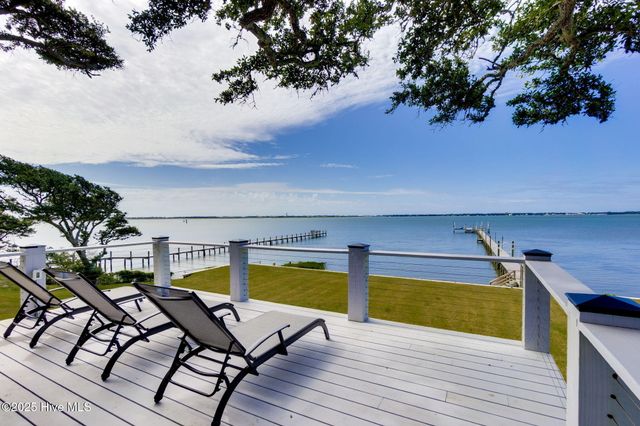 4101/4103 Sound Drive, Morehead City, NC 28557