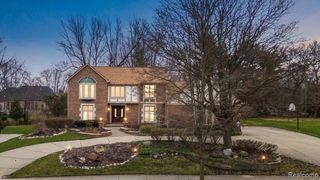 2291 Red Maple Drive, Troy, MI 48098