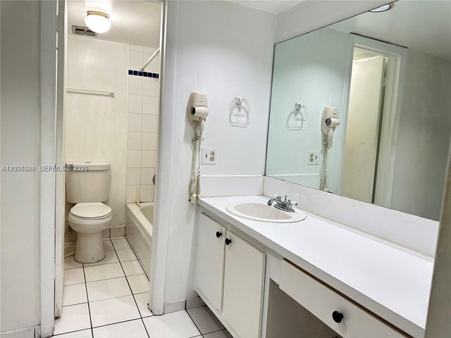 802 NW 87th Ave 315, Miami, FL 33172