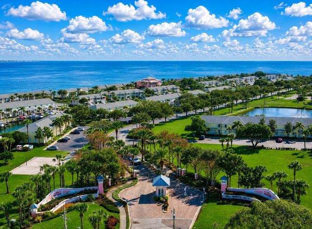 3889 POMPANO DRIVE SE C, St Petersburg, FL 33705