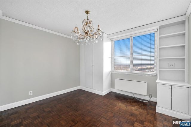 326 Prospect Avenue 8E, Hackensack, NJ 07601