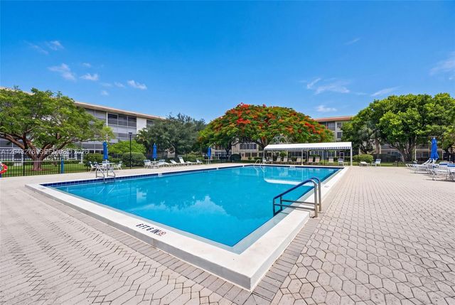 2404 Antigua Cir M2, Coconut Creek, FL 33066