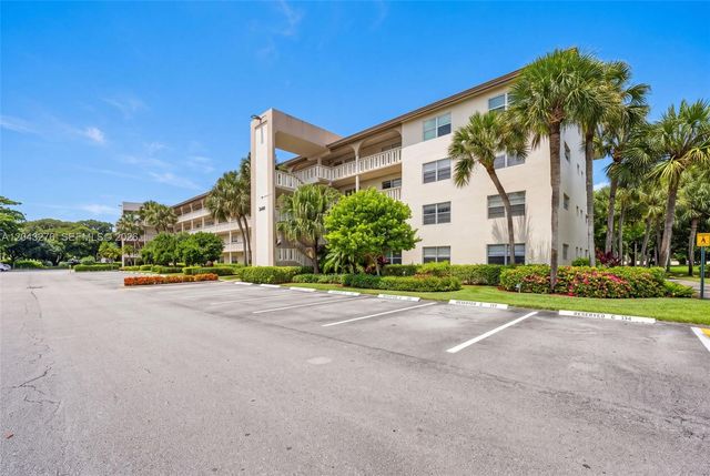 2404 Antigua Cir M2, Coconut Creek, FL 33066