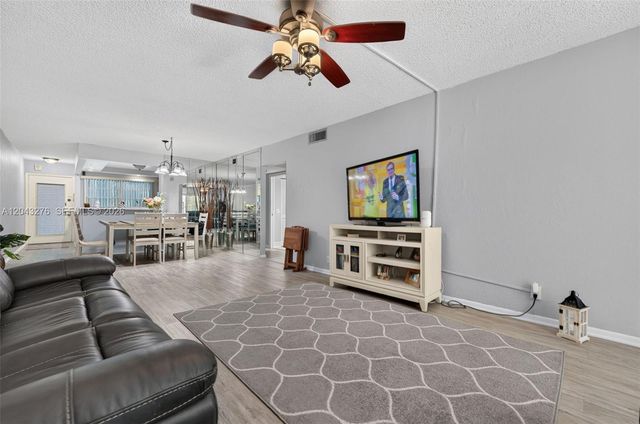 2404 Antigua Cir M2, Coconut Creek, FL 33066