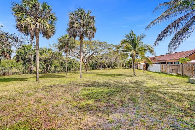 929 NW 45th St 929, Deerfield Beach, FL 33064