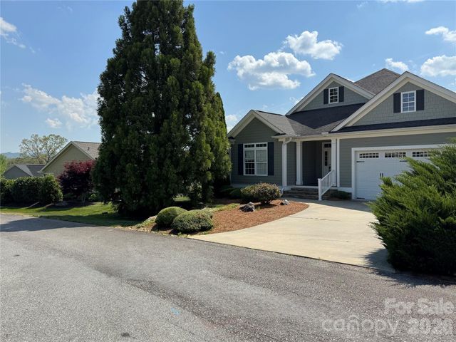 25 Copper Court, Hendersonville, NC 28792