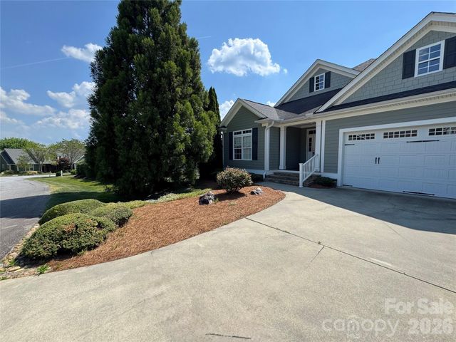 25 Copper Court, Hendersonville, NC 28792