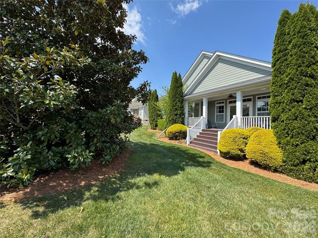 25 Copper Court, Hendersonville, NC 28792