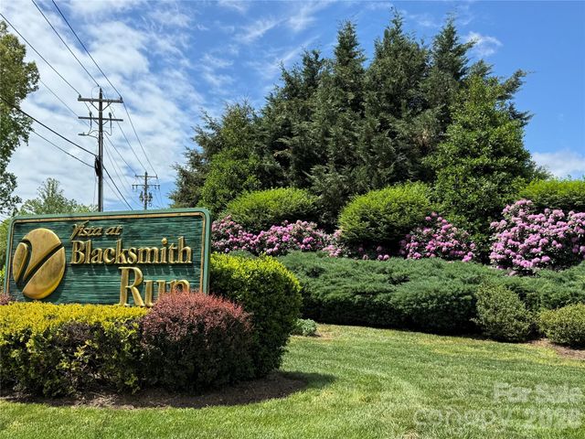 25 Copper Court, Hendersonville, NC 28792