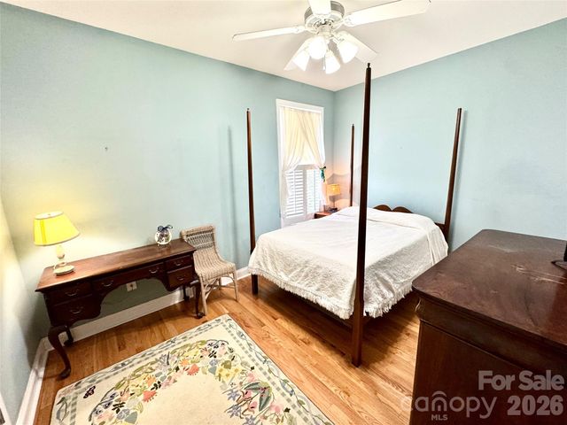 25 Copper Court, Hendersonville, NC 28792