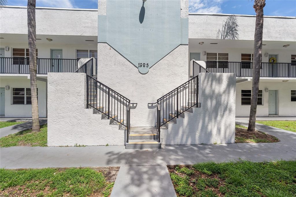 1925 Madison Street 22, Hollywood, FL 33020