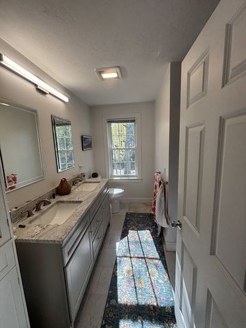 139 Turkey Hill Rd, Rutland, MA 01543