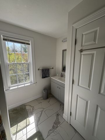 139 Turkey Hill Rd, Rutland, MA 01543