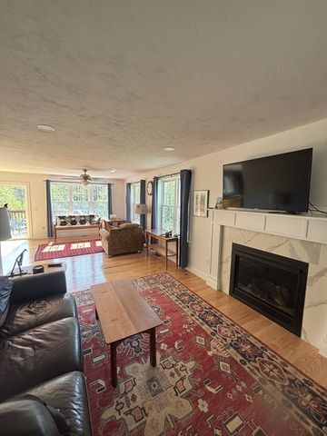 139 Turkey Hill Rd, Rutland, MA 01543