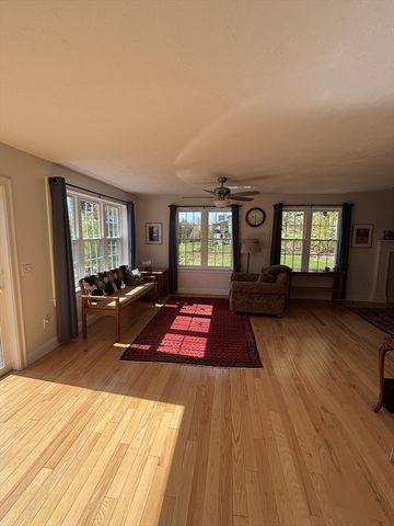139 Turkey Hill Rd, Rutland, MA 01543