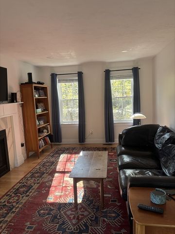 139 Turkey Hill Rd, Rutland, MA 01543