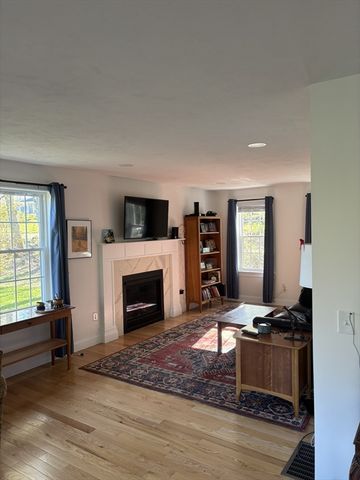 139 Turkey Hill Rd, Rutland, MA 01543