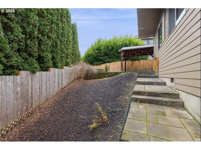 7484 Sw 194TH Ter, Beaverton, OR 97007
