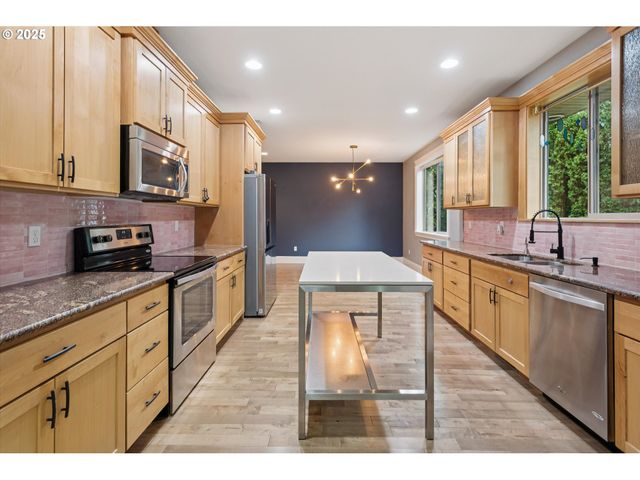 7484 Sw 194TH Ter, Beaverton, OR 97007