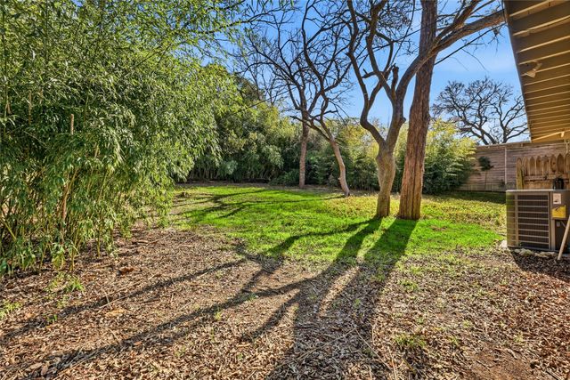 10208 Lake Gardens Drive, Dallas, TX 75218