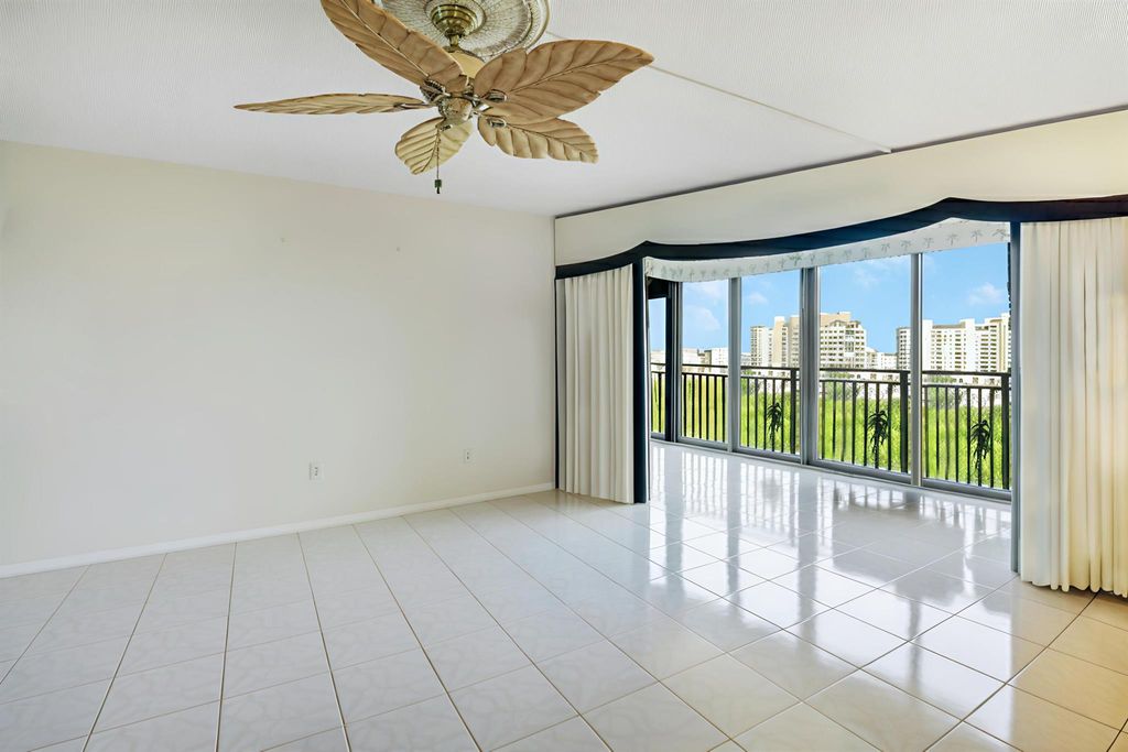 Image 10 of property listing at 3912 S Ocean Boulevard 1412, Highland Beach, FL 33487