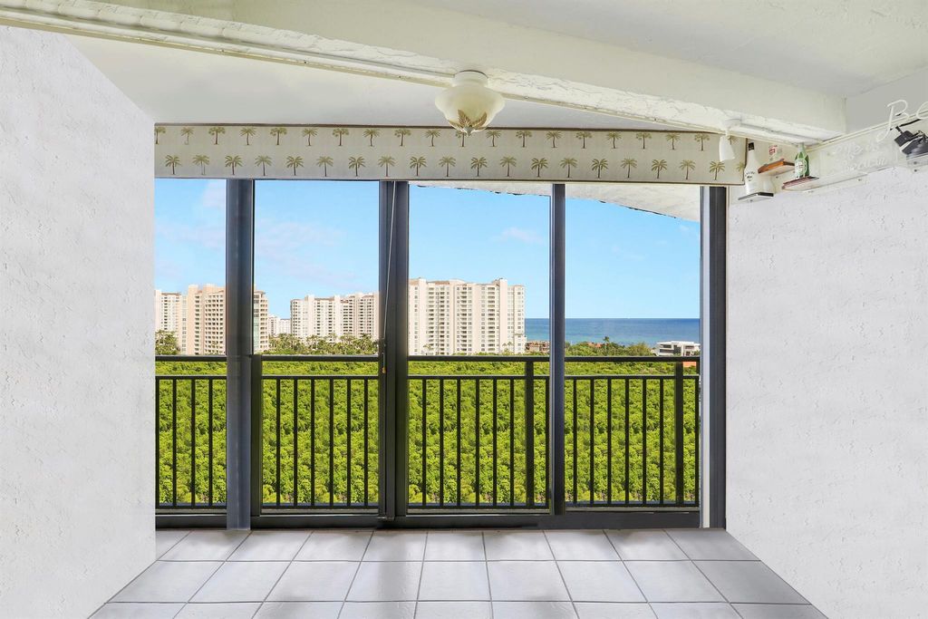 Image 12 of property listing at 3912 S Ocean Boulevard 1412, Highland Beach, FL 33487