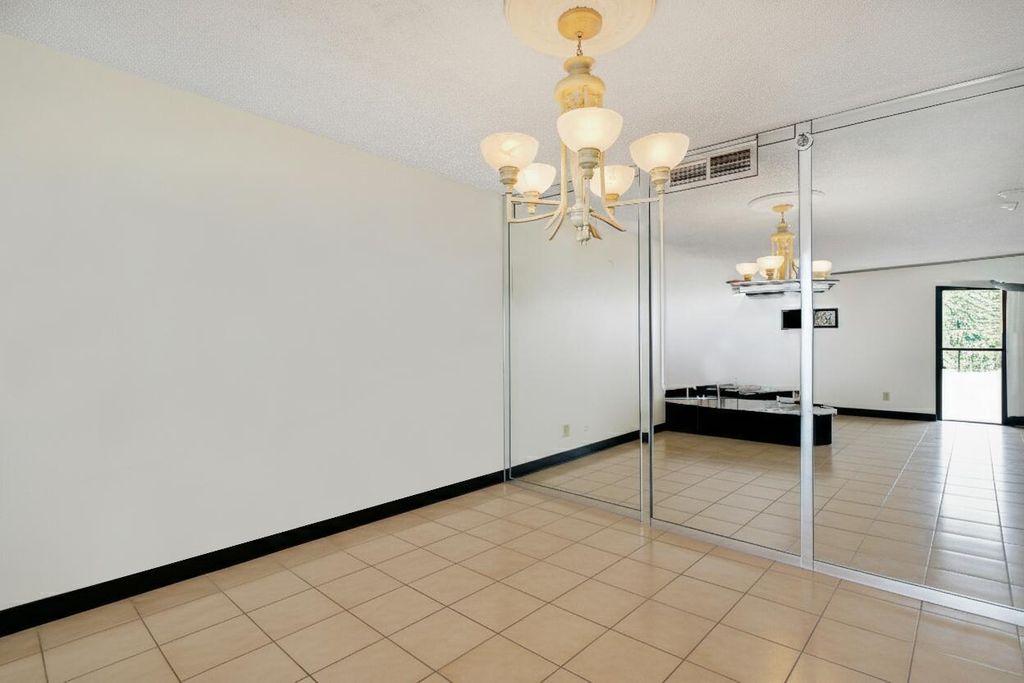 Image 14 of property listing at 3912 S Ocean Boulevard 1412, Highland Beach, FL 33487