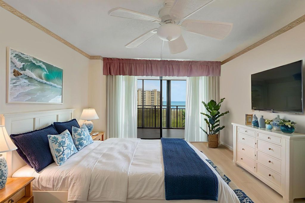 Image 15 of property listing at 3912 S Ocean Boulevard 1412, Highland Beach, FL 33487