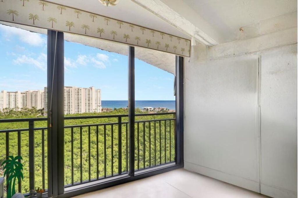 Image 18 of property listing at 3912 S Ocean Boulevard 1412, Highland Beach, FL 33487