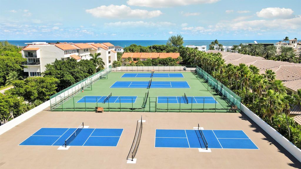 Image 26 of property listing at 3912 S Ocean Boulevard 1412, Highland Beach, FL 33487