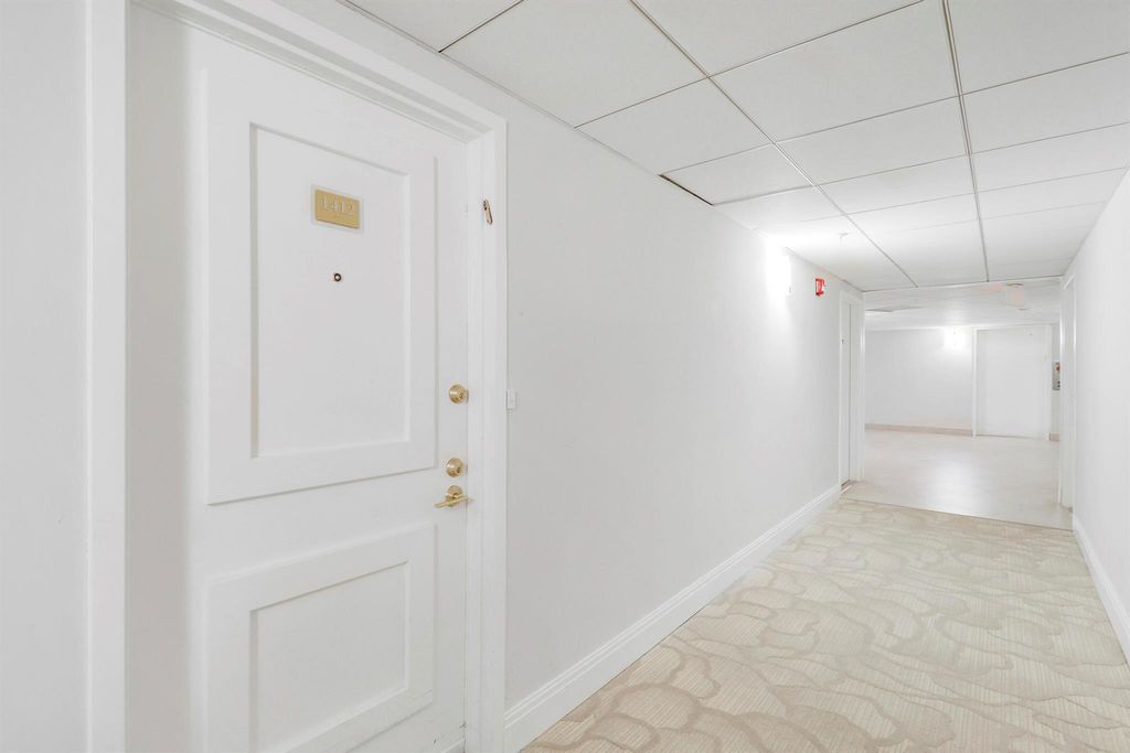 Image 4 of property listing at 3912 S Ocean Boulevard 1412, Highland Beach, FL 33487