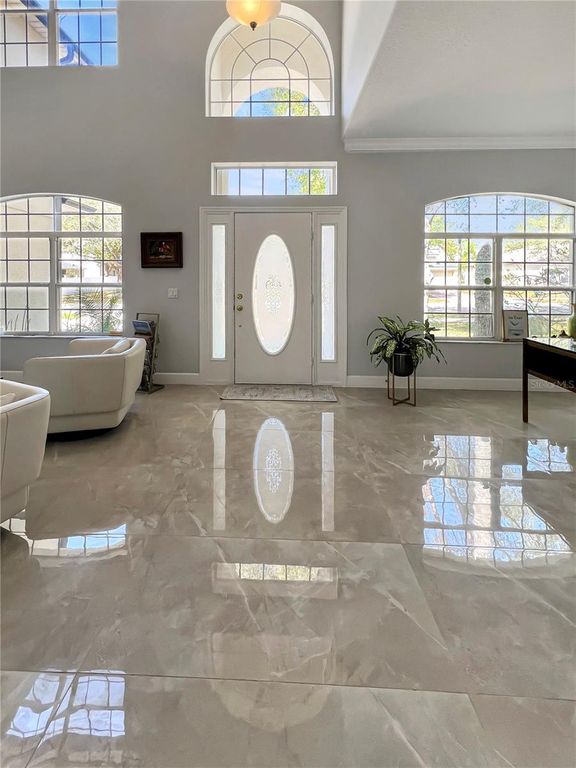 Image 4 of property listing at 15314 MONTAUK LANE, Clermont, FL 34714