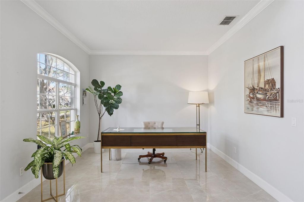 Image 10 of property listing at 15314 MONTAUK LANE, Clermont, FL 34714