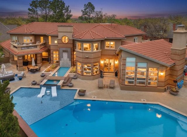 2004 Oak Valley Circle, Edmond, OK 73025