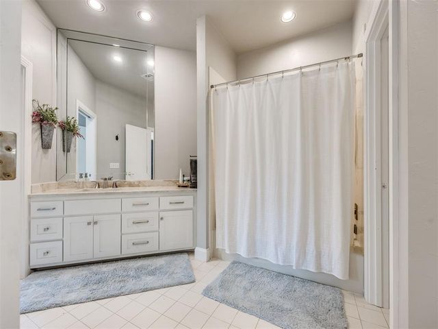 2004 Oak Valley Circle, Edmond, OK 73025