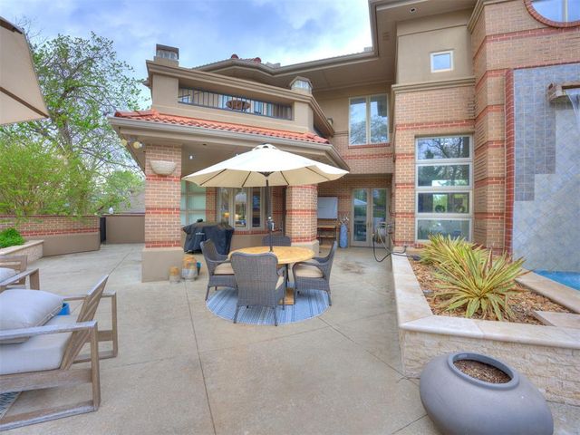 2004 Oak Valley Circle, Edmond, OK 73025