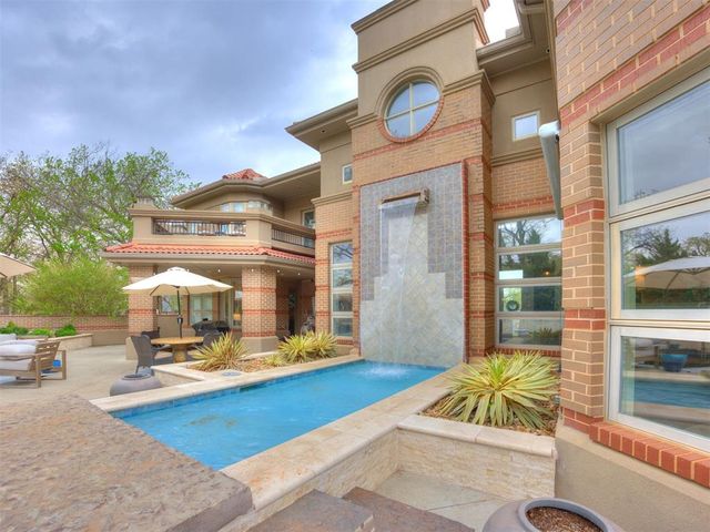 2004 Oak Valley Circle, Edmond, OK 73025