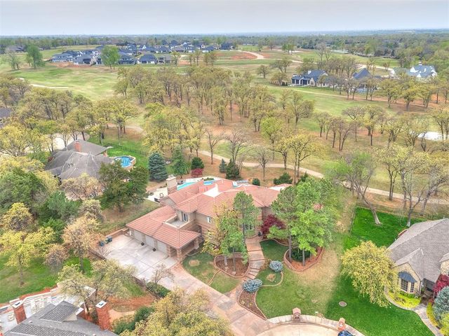 2004 Oak Valley Circle, Edmond, OK 73025