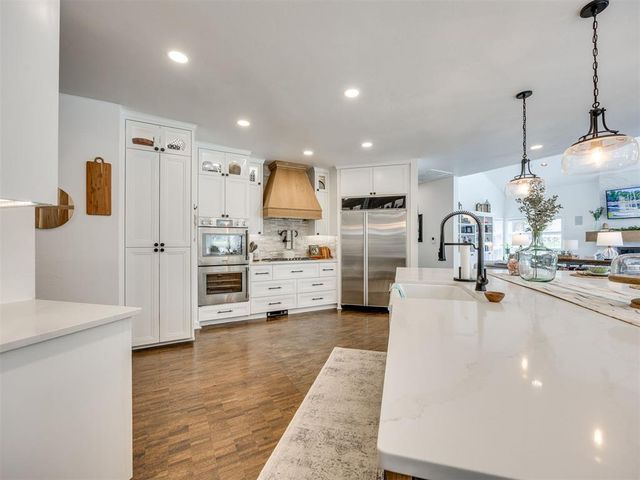 2004 Oak Valley Circle, Edmond, OK 73025