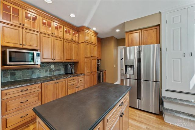 3940 Red Bud Avenue, Cincinnati, OH 45229