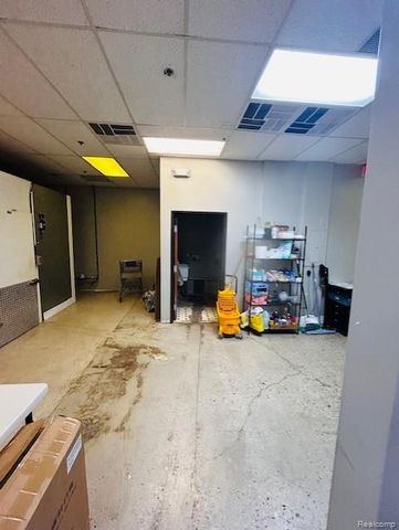 16116 Middlebelt Road, Livonia, MI 48154