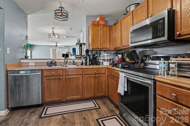 1409 Majestic Meadow Drive, Charlotte, NC 28216