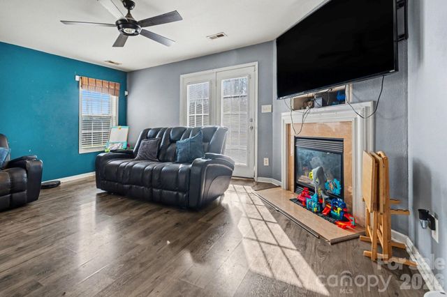 1409 Majestic Meadow Drive, Charlotte, NC 28216