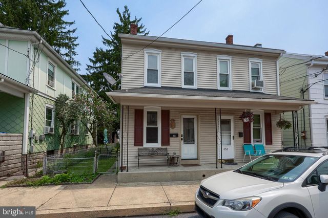 251 S CHARLOTTE ST, Manheim, PA 17545