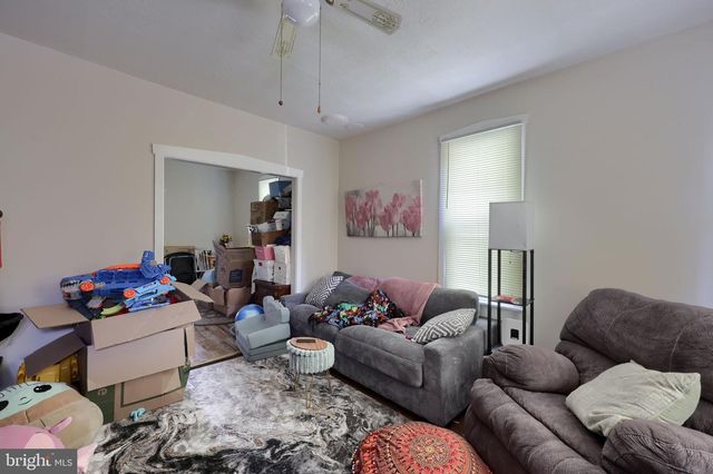 251 S CHARLOTTE ST, Manheim, PA 17545
