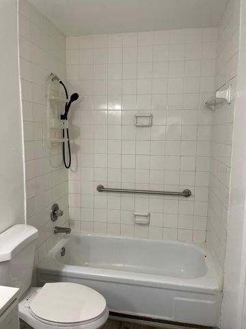 5702 NW 21ST Street 32-B, Lauderhill, FL 33313