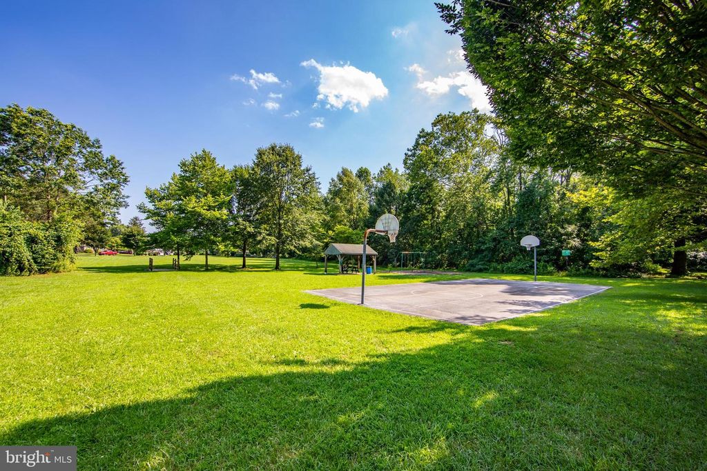 161 LAKE DR, Downingtown, PA 19335